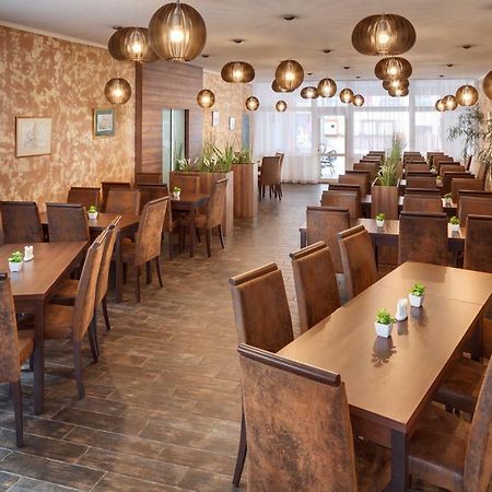 Hotel Atlas Benesov  Esterno foto