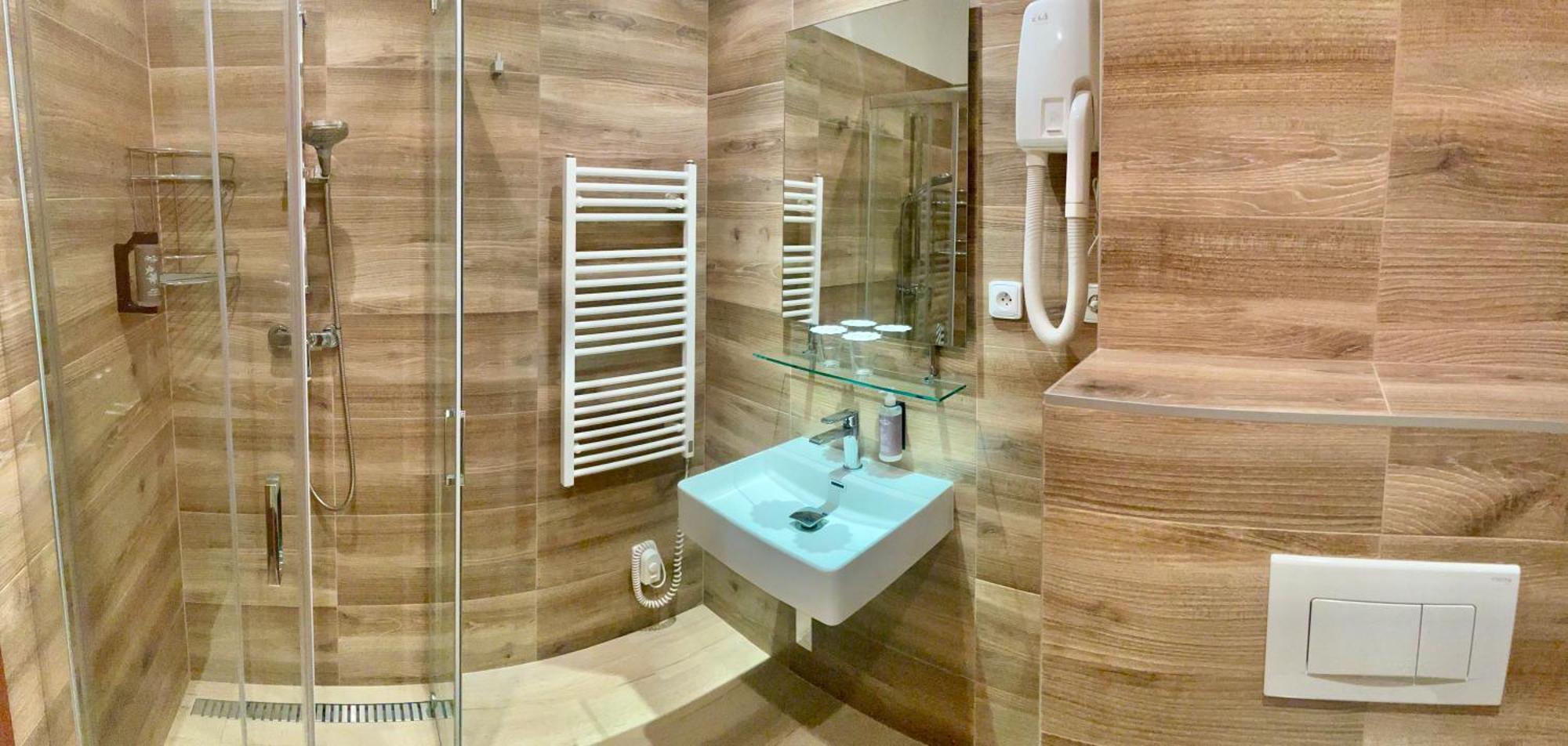 Hotel Atlas Benesov  Esterno foto